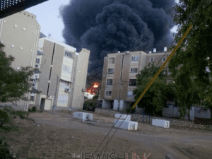 Rocket Causes Fire in Sderot