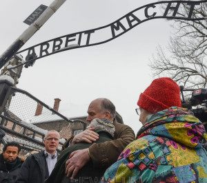 Photos: Shahar Azran Courtesy / Holocaust survivors return to visit Auschwitz to mark this year's 70 years of liberation.   Jewish Congress; Photo #3 – Mordechai Ronen (Canada) hugging Ronald Lauder. 