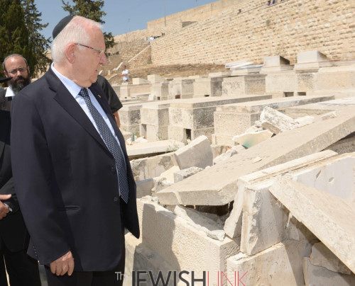 Photo credit: Mark Nyman Description: President Reuven Rivlin at the Mount of Olives Cemetery